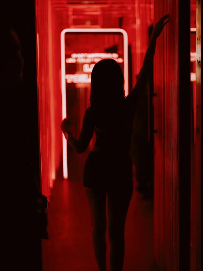 25.07.16 Les Toilettes-6_resized.jpg